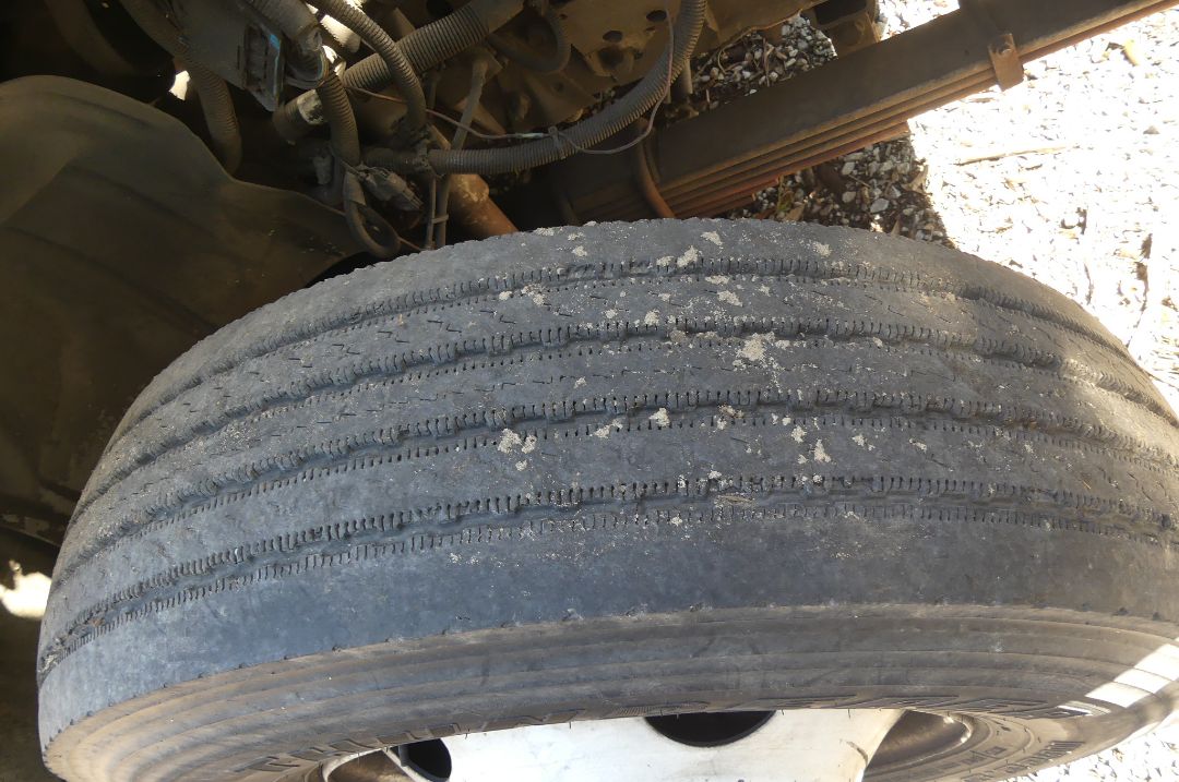 2004 GMC C7C042 - Image 9